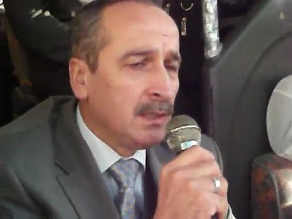 İSA KORKUT DÜĞÜN YOLCULUĞUNDA İLAHİ SÖYLÜYOR MİSAFİRLER MEST OLMUŞ DURUMDA .