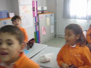 Öğretmenler gününde yaptığımız süpriz öğretmenimizi çok mutlu etti. 1E