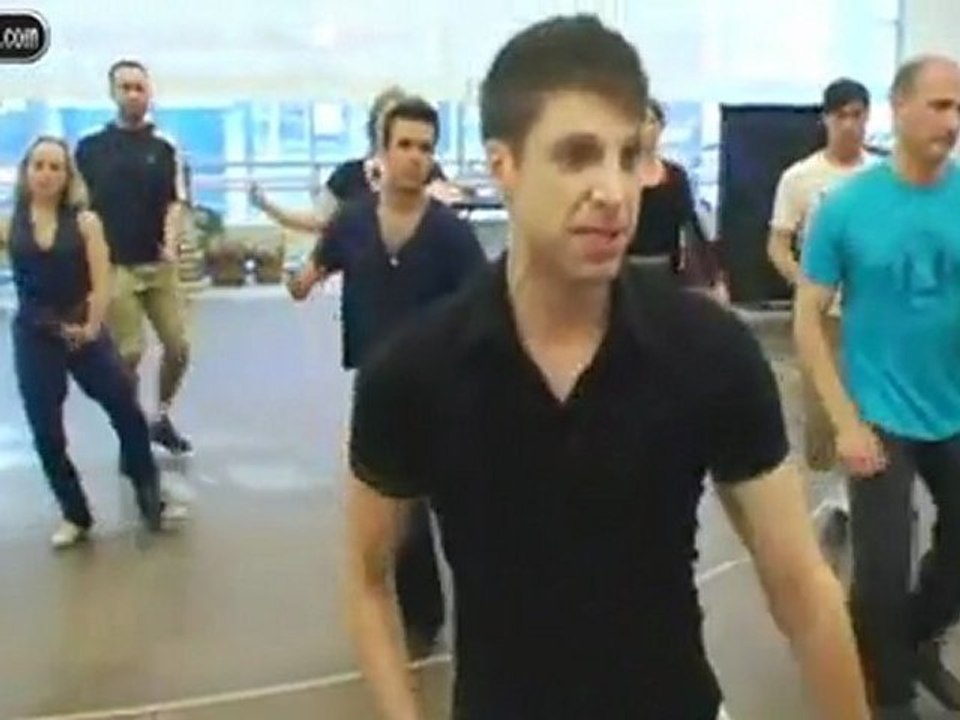 Stagehand TV- Behind The Scenes At Shrek-The Musical-2