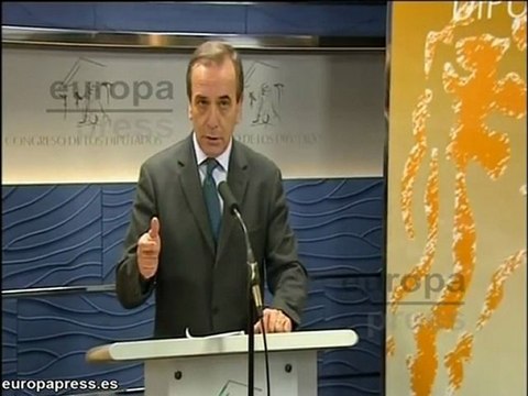 PSOE exige que Rajoy explique los recortes