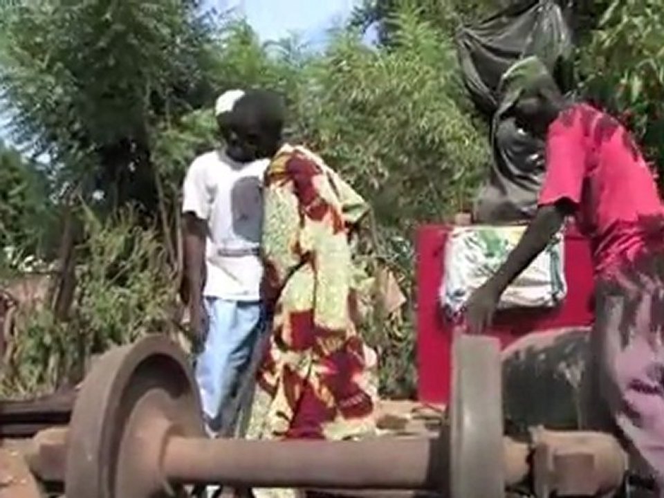 [rVoL] Caravane Citoyenne Solidaire : Kayes : Denkmal-1