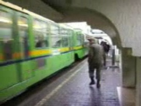 metro léger de tunis a la station de bouchoucha bardo tunis tunisie (1)