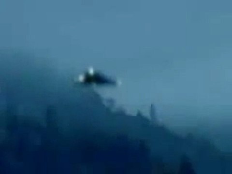 Triangular UFO - OVNI - Hovers and shoots off