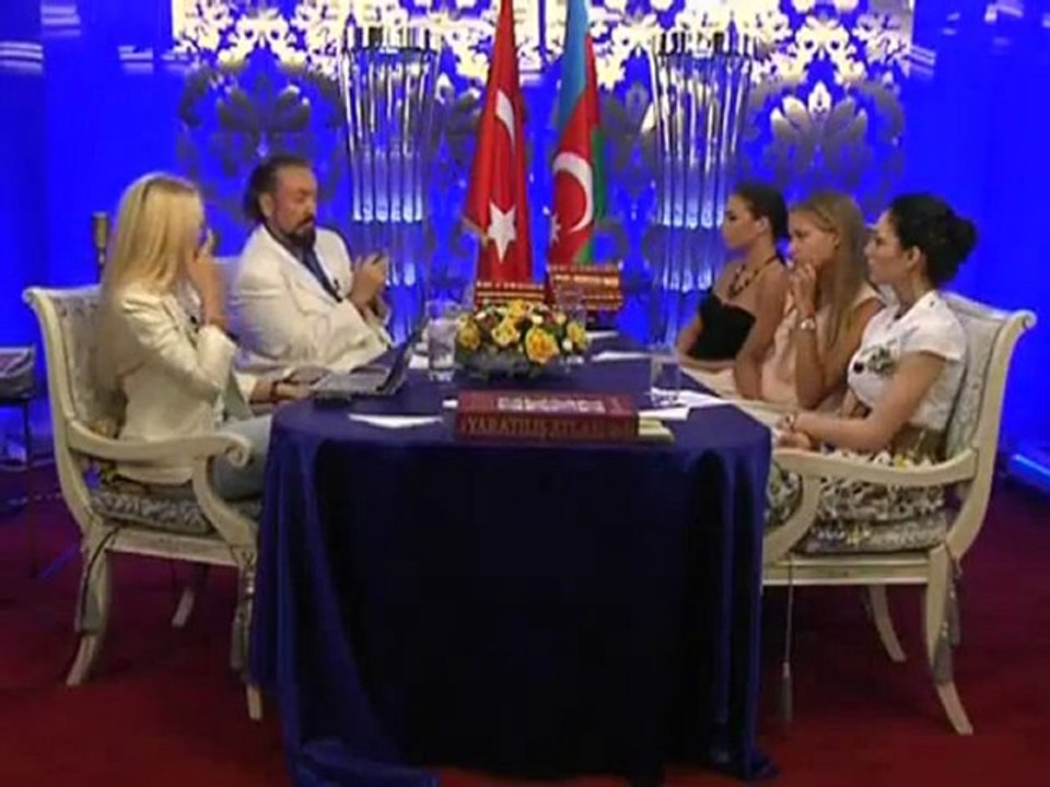 Harun Yahya "Hülya Avşar dindar ve derin düşünen bir insandır.."