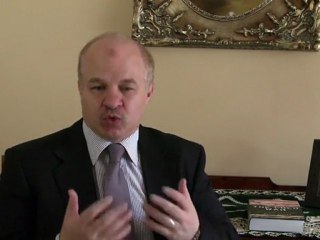 Iran tests missiles near key oil-transit strait