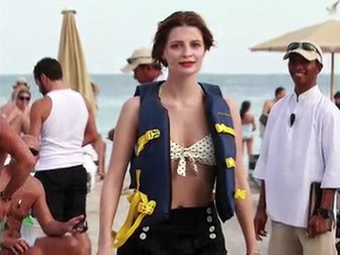 Mischa Barton dévoile ses formes en bikini à Miami