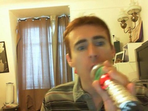 Wiwi égratigne only music survives d'Alba