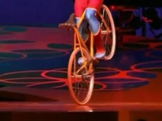 Cirque de Soleil somersaults into Russia