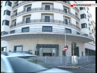 TG 04.01.12 Bari: scoperta la facciata dell' Hotel delle Nazioni. Presto la consegna