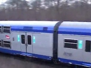 BB 15058 en voyage + rame V2N TER