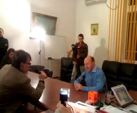 EXCLUSIV 6.12.2009. Presedintele Traian Basescu sub pana de curent la PDL. Primul interviu dupa alegeri (1)