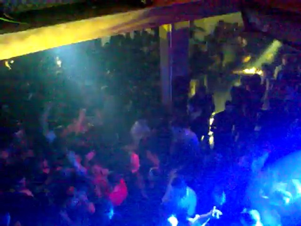 DJ FONZIE CIACO IN THE MIX AL COMPLESSO MIRABILIA - NAPOLI - CAPODANNO 2012