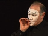 Mimomento by Spanish Mime Actor Carlos Martínez