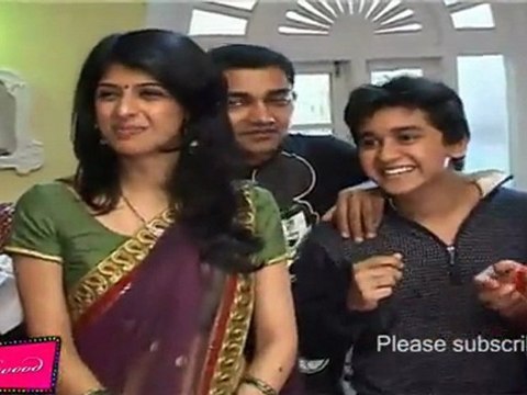 Hot Aishwarya Having Fun With cast Of 'Saas Bina Saural'