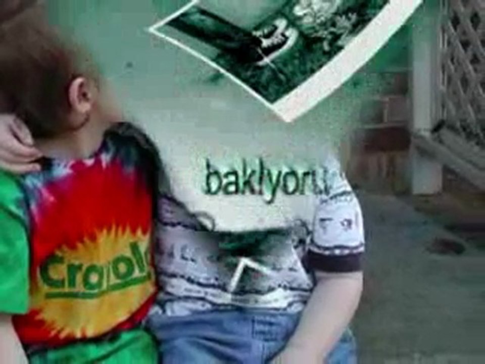 WWW.SESLİSAYFAMİZ.COM BU ŞARKIYI DİNLEDİ İNTİHAR ETTİ!!!! -