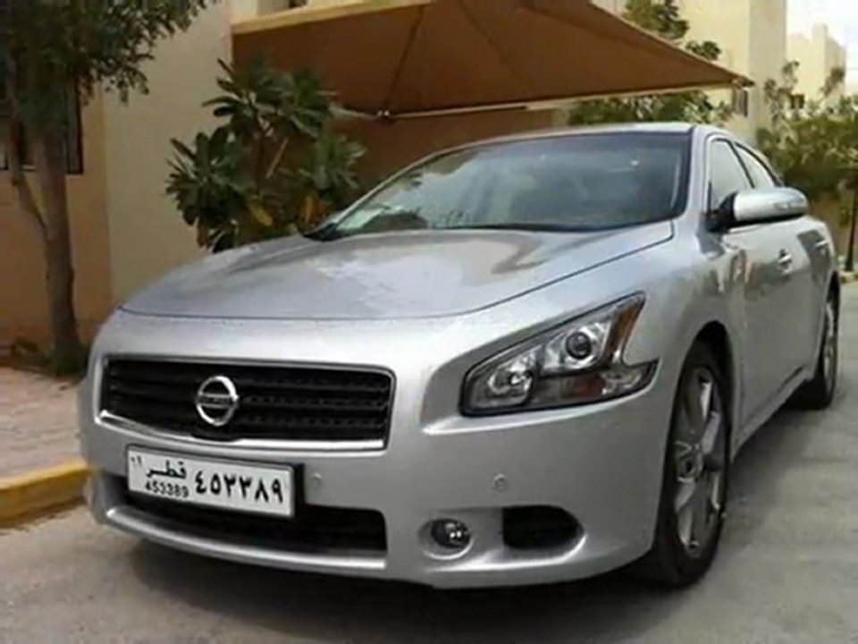 Nissan Maxima 2011-Silver for sale in Qatar