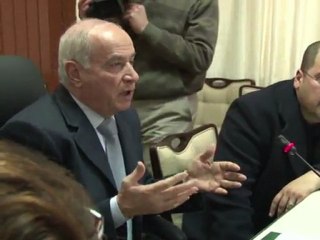 Syrie: le gouverneur de Homs évoque "les groupes armés" avec la presse