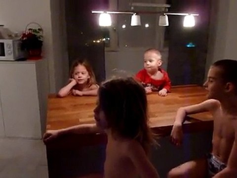 video les enfants chante joyeux anniversaire a guillaume