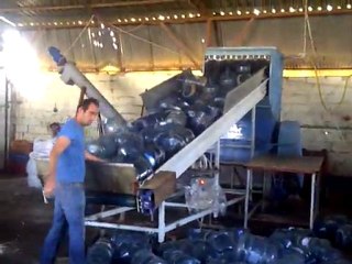 damacana kırma makinası [great white shark]