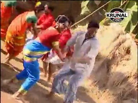 Marathi Song - Maza Navsacha Kombada - Limbu Mala Marila Part- 2
