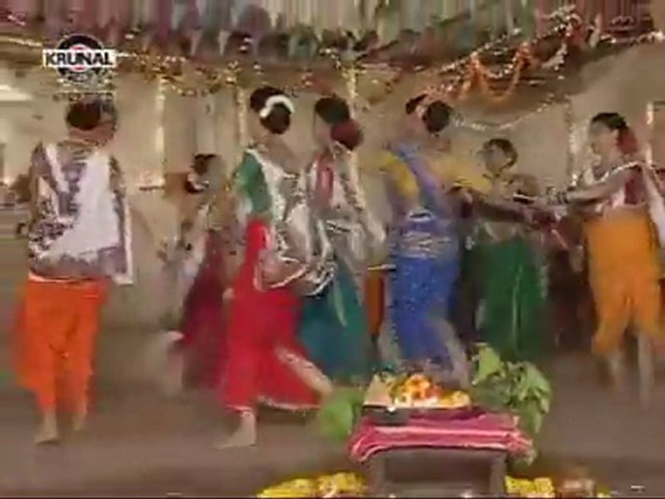 Marathi Song - Aaj Kolivaryan Saache Paran - San Aala Go Kolivadan
