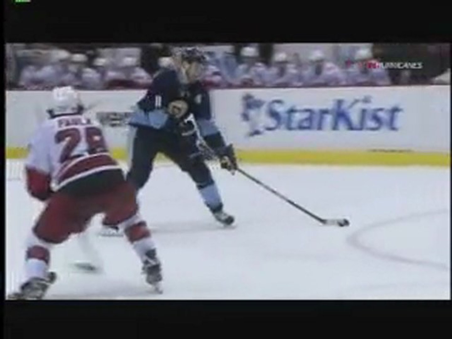 ⁣Hurricanes - Penguins Highlights (12/27/11)
