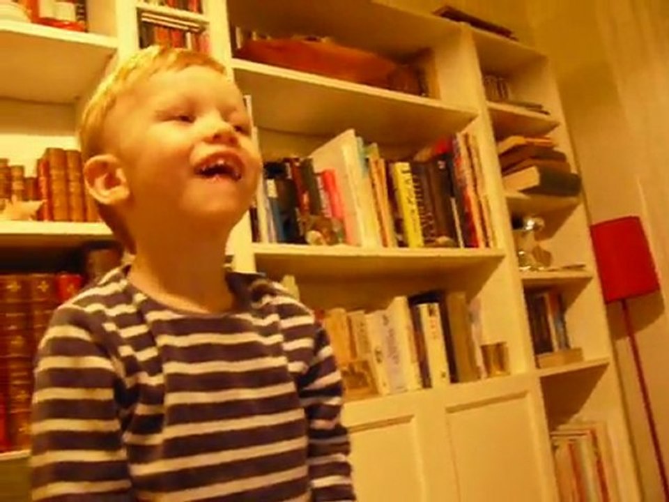 Maxence se marre en regardant Tic et Tac vs Donald, 07/01/2012