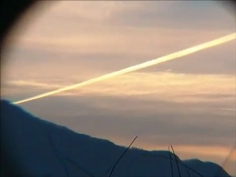 UFO.(chemtrails.).07.2012