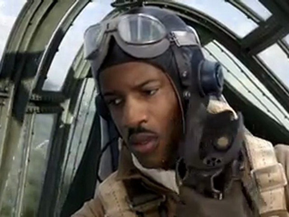 Red Tails - Taking the train