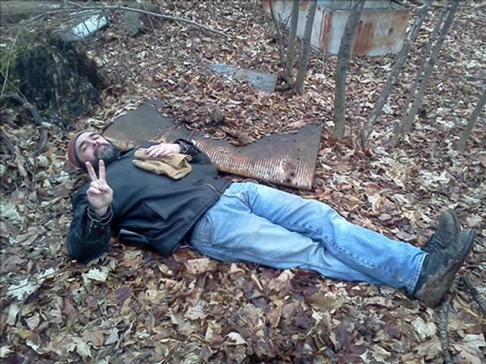 VICTIM OF MISMANAGEMENT/ SING SONG/ LABOR DAY