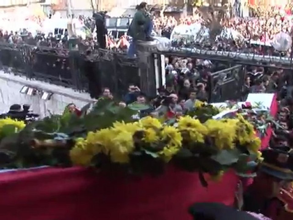 Syrie:une large foule aux funérailles des victimes de l'attentat