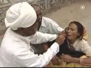 Dentiste de rue en Inde