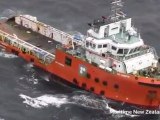 NZ cargo ship, Rena, splits in two