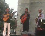 ESTEBAN Y TAMBO QUE CANTA (SAINTES MARIE DE LA MER)