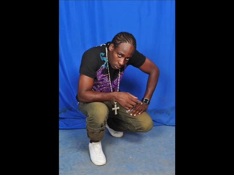 Sentenal Ft Dwayno Murda People (Riot Squad Riddim ) {Different Medz Entertainment}