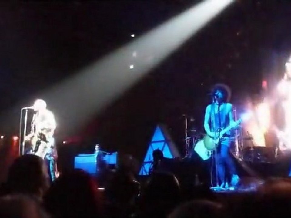 Lenny Kravitz Rock star city life Live