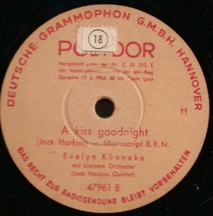 A kiss goodnight - Evelyn Künneke mit kleinem Orchester ( Jack Harkins Quintet)