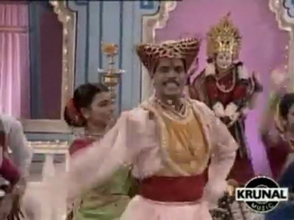 Marathi Song - Jae Jue Madhe Dise Gulan Uthun - Saundatichi Yallama Khelte Phugadi