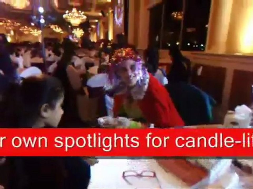 Only Party Savers offers this Surrey Balloon Twisting in BC