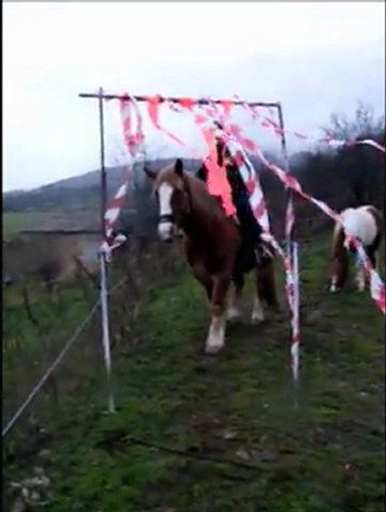 Ugo passe sous les bande monter