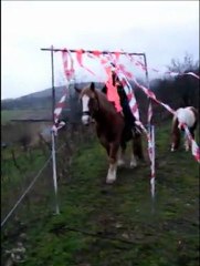 Ugo passe sous les bande monter