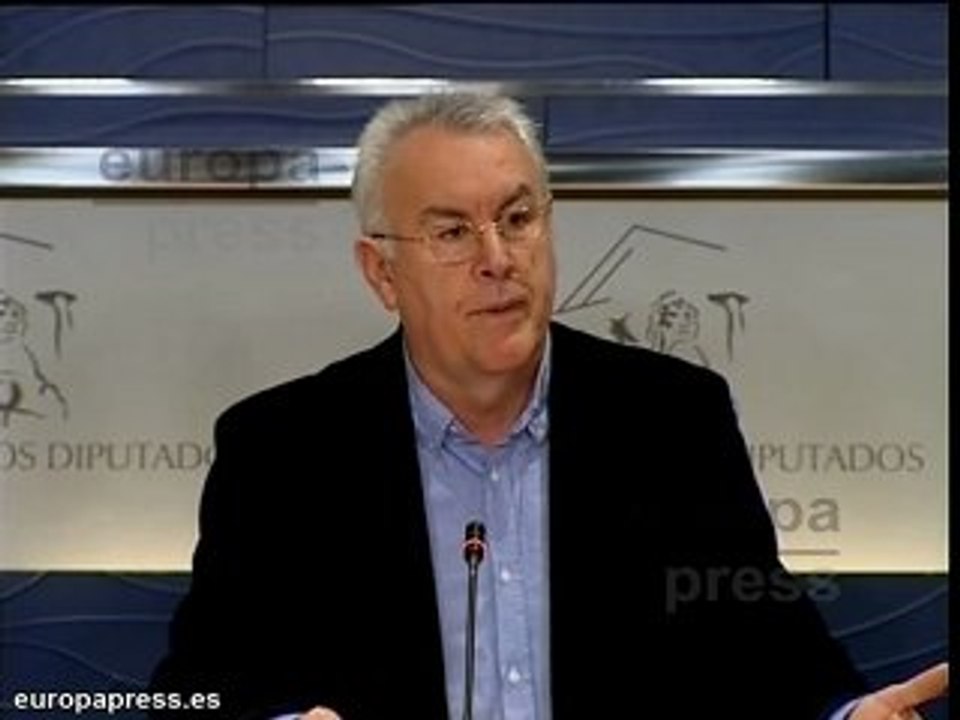 Cayo Lara critica las ayudas a la banca