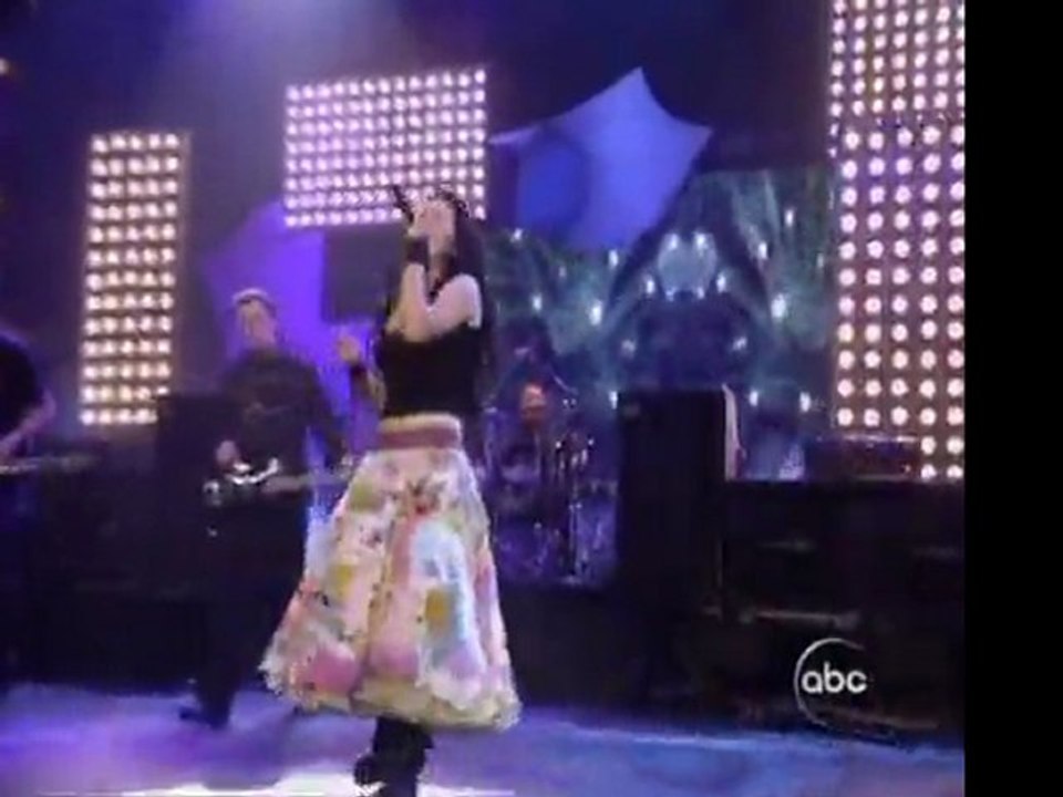 Evanescence - Going Under @ American Music Awar...