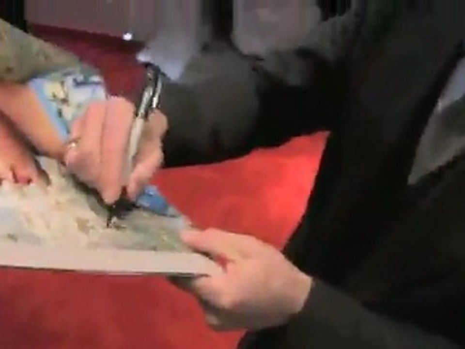 Brad Pitt Suffers From Knee Injury