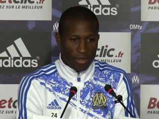 Fanni préfère jouer à droite