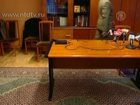 Прокурор выстрелил в себя в ходе пресс-конференции