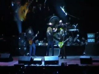 Led Zeppelin- Black Dog  (Multicam - O2 Arena, London, 2007)