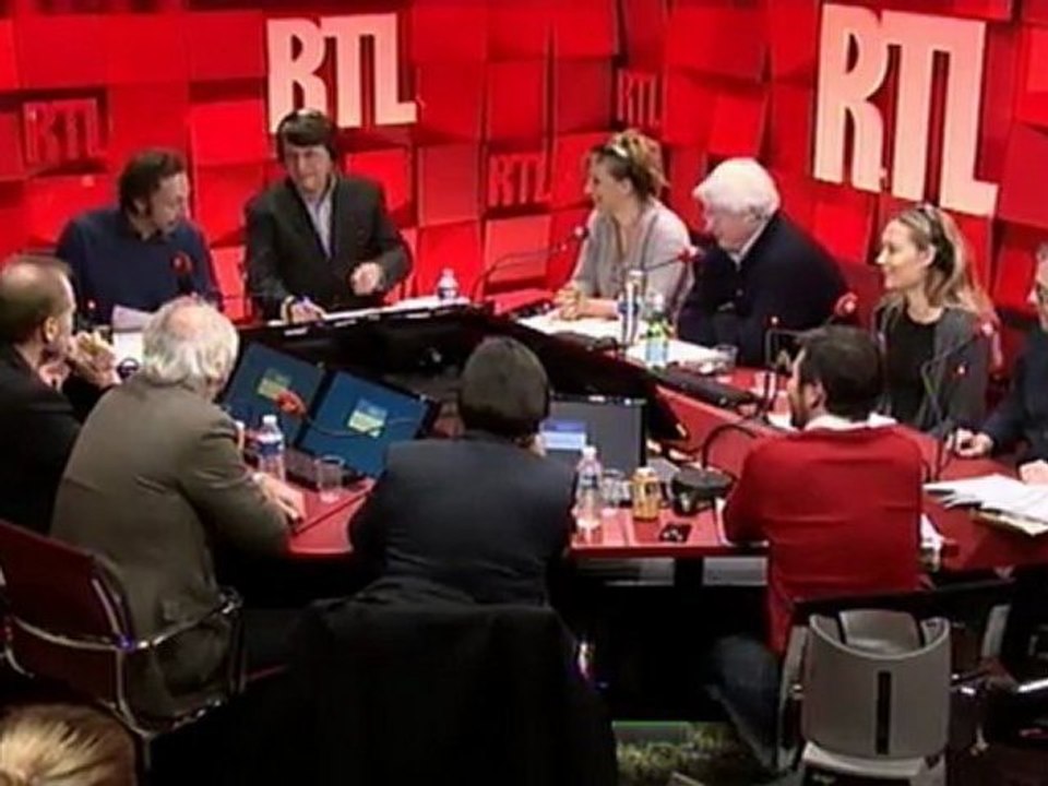 Mardi 10 Janvier : Présentation de Véronique Colucci, Olivier Berthe et maxime Le Forestier par Stéphane Bern