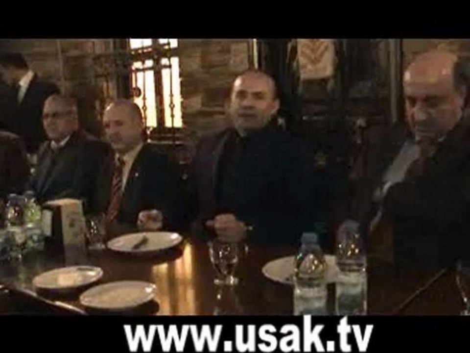 Uşak Belediye Başkanı Gazeteciler Yemek