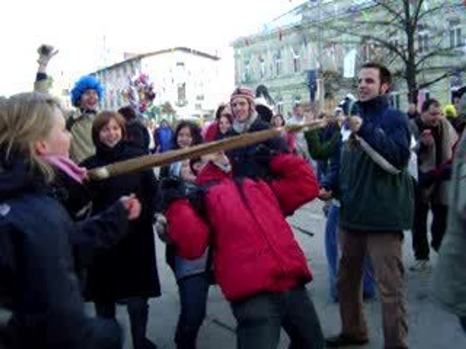 KARNAVAL OLE